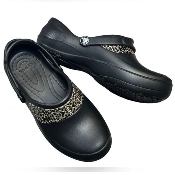 Crocs Women’s Slip On Clogs Closed Toe Size W10 - Picture 1 of 12